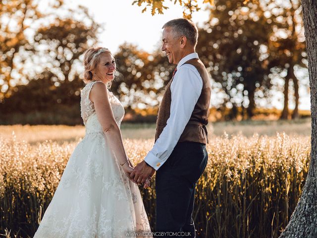 Joy and Andy&apos;s Wedding in Clanfield, Hampshire 11