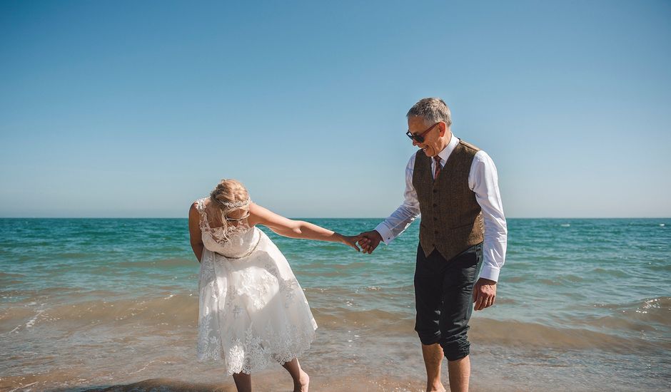 Joy and Andy's Wedding in Clanfield, Hampshire