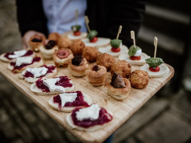 Julia and Charlie&apos;s Wedding in Corfe Castle, Dorset 35