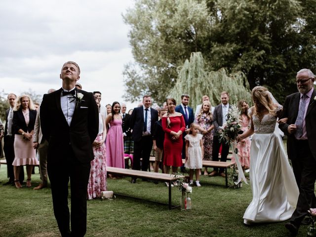 Toby and Alice&apos;s Wedding in Christchurch, Dorset 4