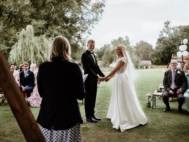 Toby and Alice&apos;s Wedding in Christchurch, Dorset 8