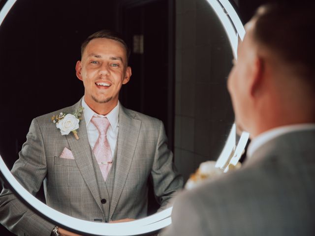 Sophie and Luke's Wedding in Ipswich, Suffolk 21