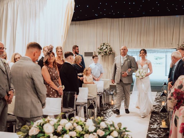 Sophie and Luke's Wedding in Ipswich, Suffolk 25