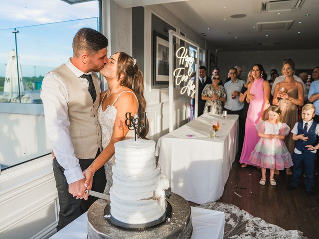 Brad and Beth's Wedding in Southampton, Hampshire 6