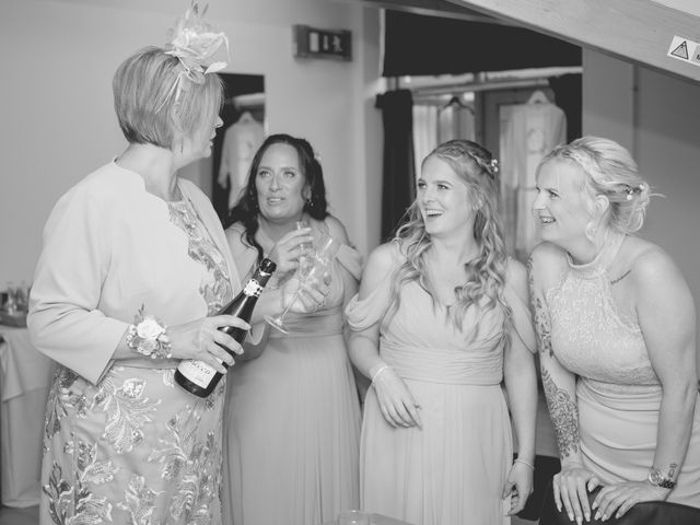 Jack and Amy&apos;s Wedding in Rugby, Warwickshire 31