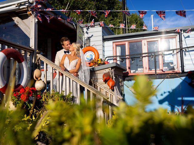 Stuart and Bethan&apos;s Wedding in Ilfracombe, Devon 48