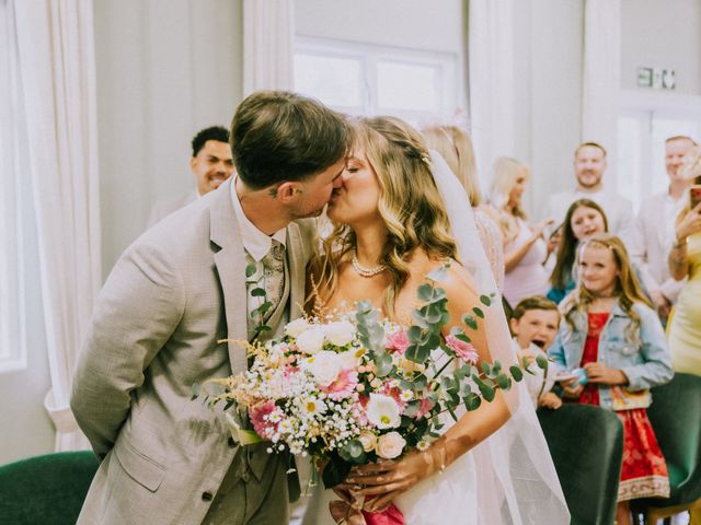Harry and Jenna's Wedding in Twickenham, Middlesex 29