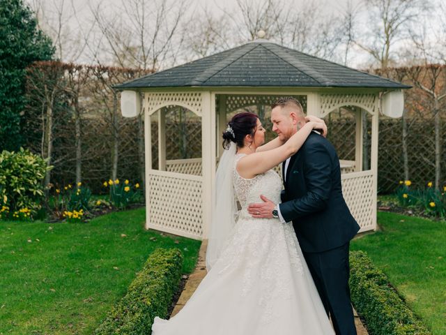 Scott and Stephanie&apos;s Wedding in Southam, Warwickshire 30