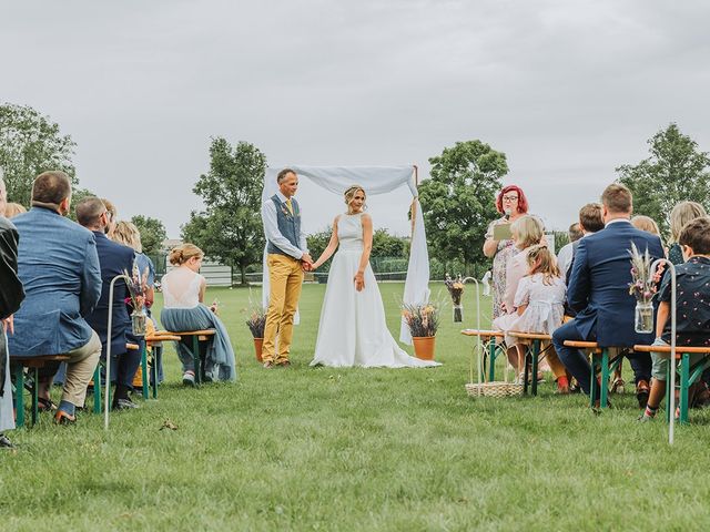 Jon and Amie&apos;s Wedding in Wantage, Oxfordshire 31