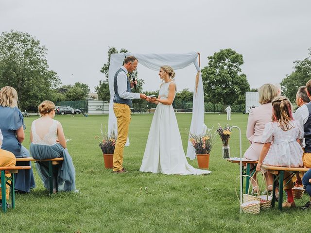 Jon and Amie&apos;s Wedding in Wantage, Oxfordshire 32