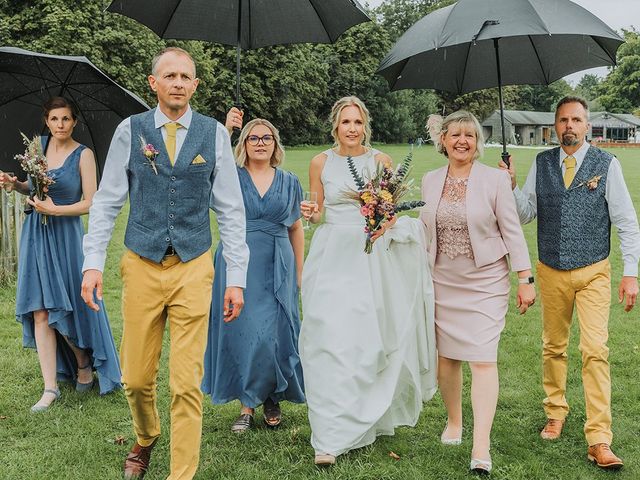 Jon and Amie&apos;s Wedding in Wantage, Oxfordshire 40