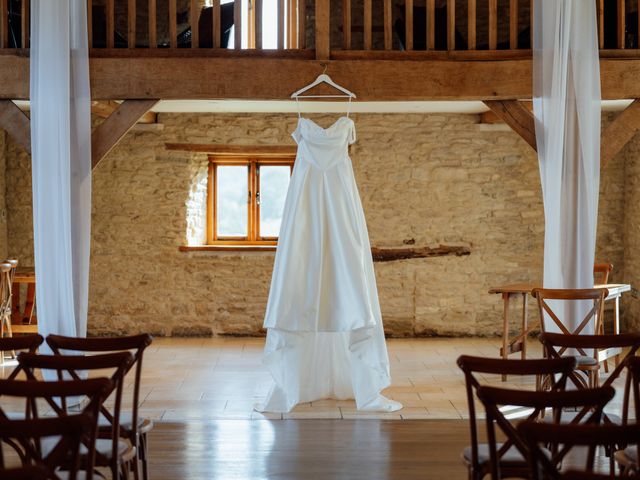 Tom and Jess's Wedding in Tetbury, Gloucestershire 4