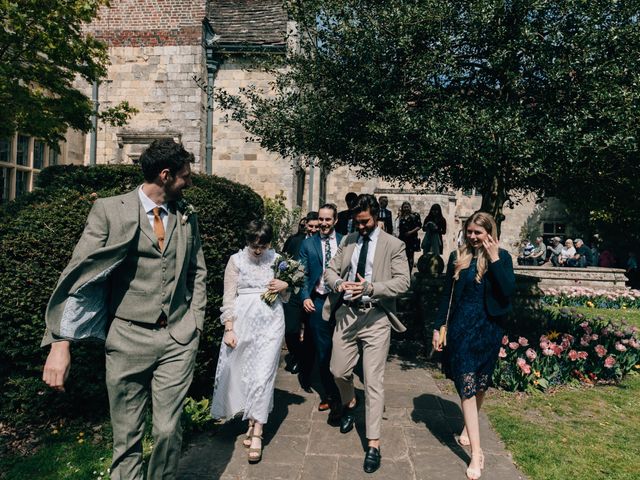 Tom and Jessica&apos;s Wedding in Horsham, West Sussex 27