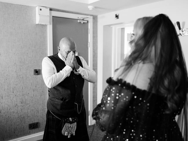 Dan and Moira&apos;s Wedding in Skelmersdale, Lancashire 5