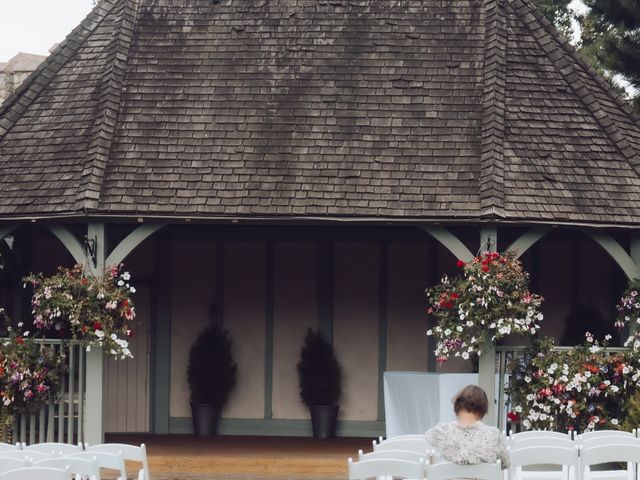 Mark and Janine&apos;s Wedding in Rochester, Kent 11