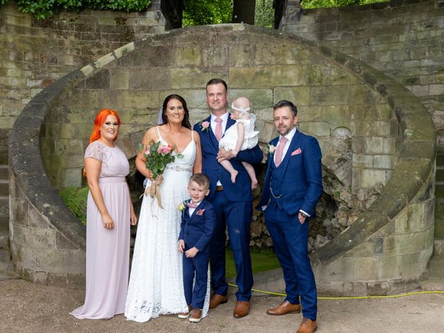 Luke and Liz&apos;s Wedding in Sutton Coldfield, West Midlands 15