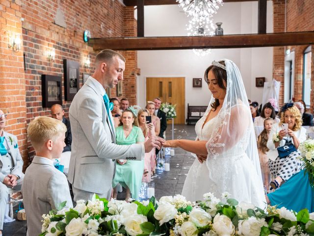 Kalissa and Luke's Wedding in Nottingham, Nottinghamshire 7