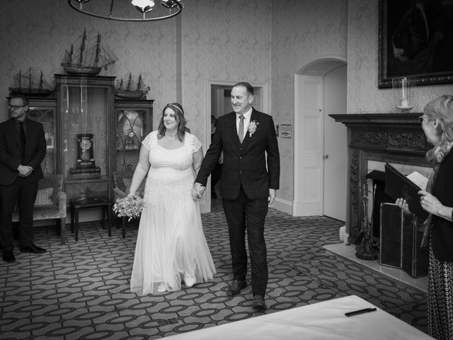 Clare and Simon&apos;s Wedding in Bowness On Windermere, Cumbria 11