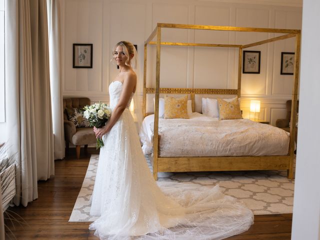 Ben and Hannah's Wedding in Salisbury, Wiltshire 18