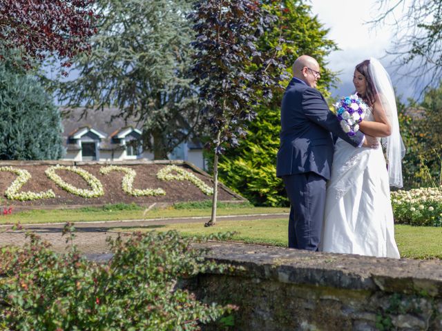 Chris and Laura&apos;s Wedding in Gloucester, Gloucestershire 10