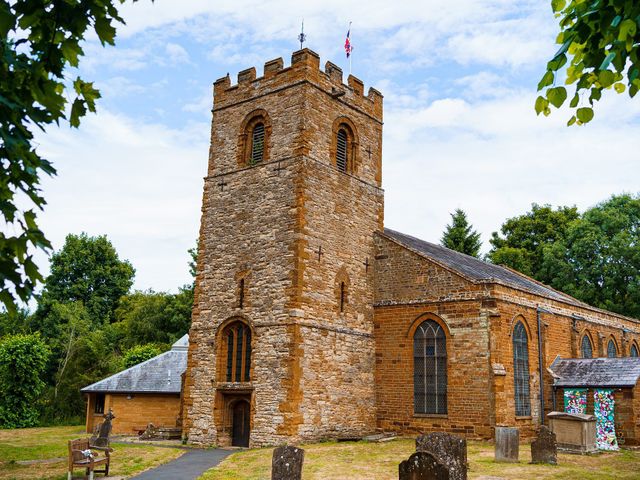 Steven and Stacey&apos;s Wedding in Daventry, Northamptonshire 7