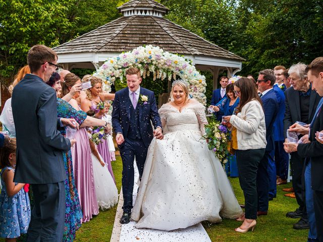 Keelan and Samantha&apos;s Wedding in Wellingborough, Northamptonshire 15