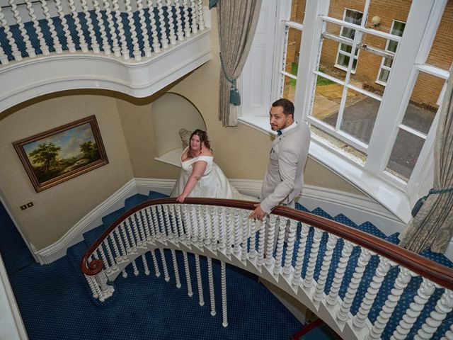 Damien and Kelly's Wedding in Northampton, Northamptonshire 11