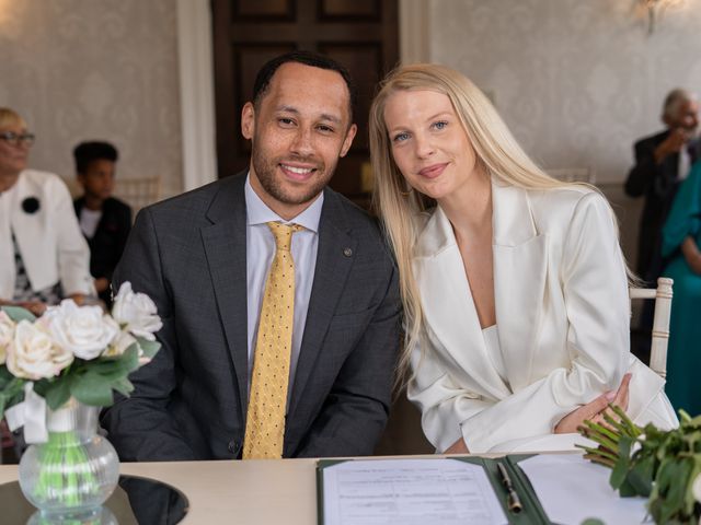 Andrew and Eva's Wedding in Merton, South West London 13