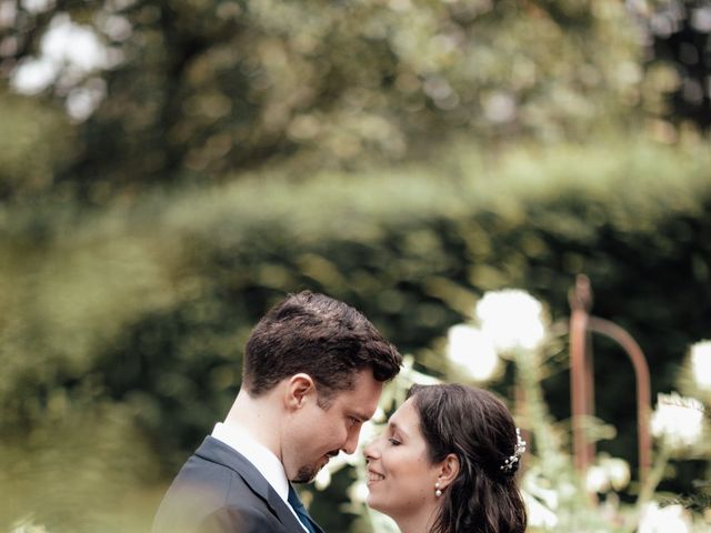 Oliver and Isabel&apos;s Wedding in Wadhurst, East Sussex 18