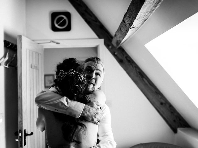 Mike and Olivia&apos;s Wedding in Tetbury, Gloucestershire 17