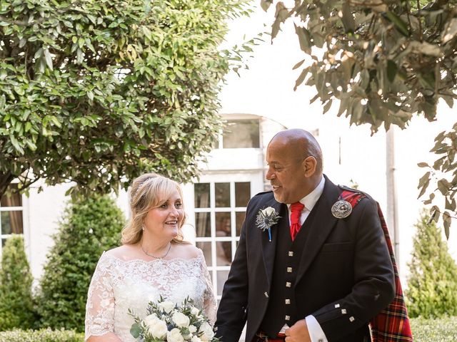 Errol and Mhairi&apos;s Wedding in Banknock, Perthshire 3