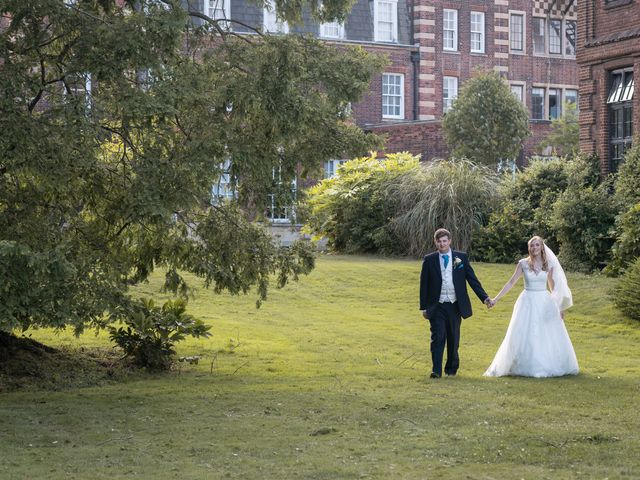 James and Lucy&apos;s Wedding in Hull, East Riding of Yorkshire 2