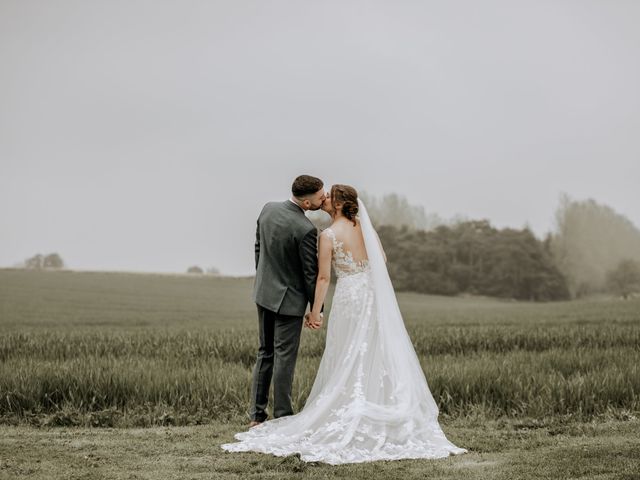 Marianne and Dan&apos;s Wedding in Chipping Campden, Gloucestershire 11