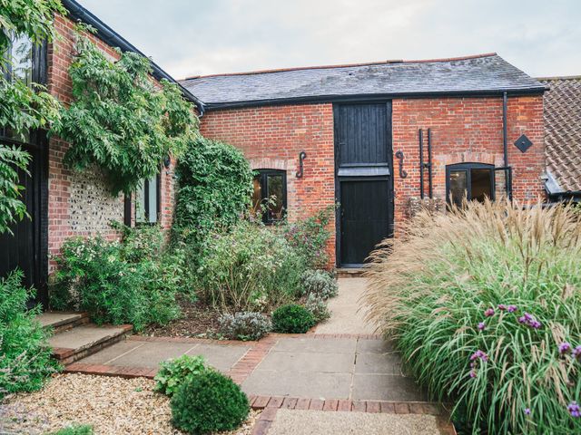George and Amie's Wedding in Whitchurch, Hampshire 7