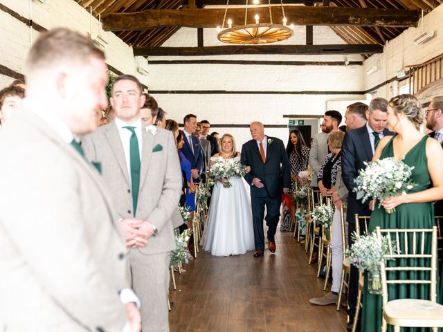Harry and Holly&apos;s Wedding in Maidenhead, Berkshire 10