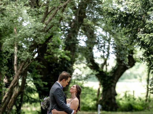 Joanne and John&apos;s Wedding in Hayling Island, Hampshire 10