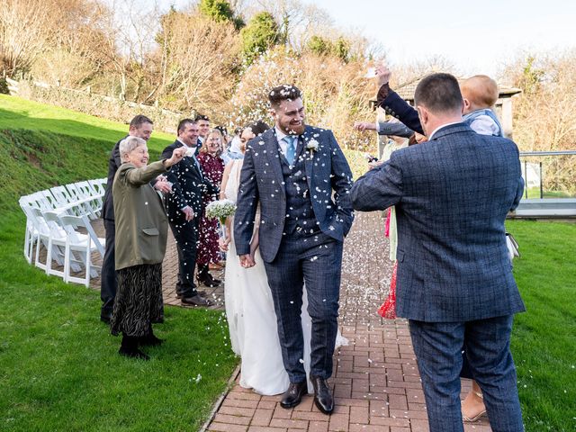 Tom and Ellie&apos;s Wedding in Ilfracombe, Devon 25