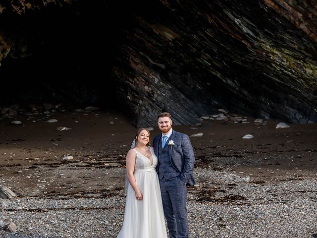 Tom and Ellie&apos;s Wedding in Ilfracombe, Devon 31