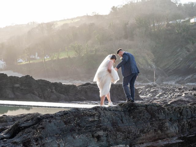 Tom and Ellie&apos;s Wedding in Ilfracombe, Devon 38