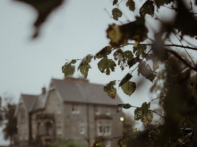 David and Tamara&apos;s Wedding in Dunfermline, Perthshire 3