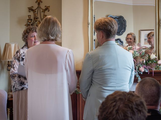 Lisa and Stephen&apos;s Wedding in Newquay, Cornwall 5