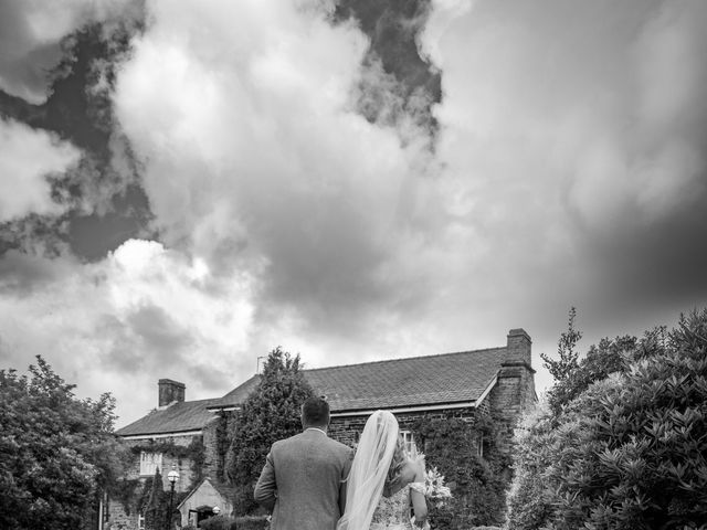 Brendan and Anna&apos;s Wedding in Skelmersdale, Lancashire 15