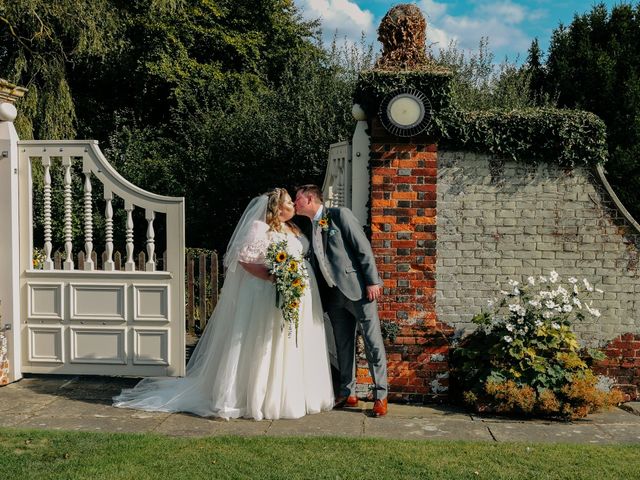 Robin and Megan&apos;s Wedding in Quendon, Hertfordshire 6