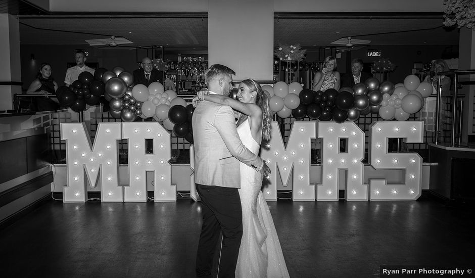 Dominic and Lauren's Wedding in Barnsley, South Yorkshire