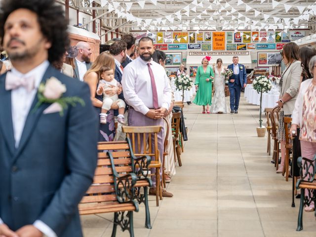 Simon and Chloe&apos;s Wedding in Aylesbury, Buckinghamshire 27