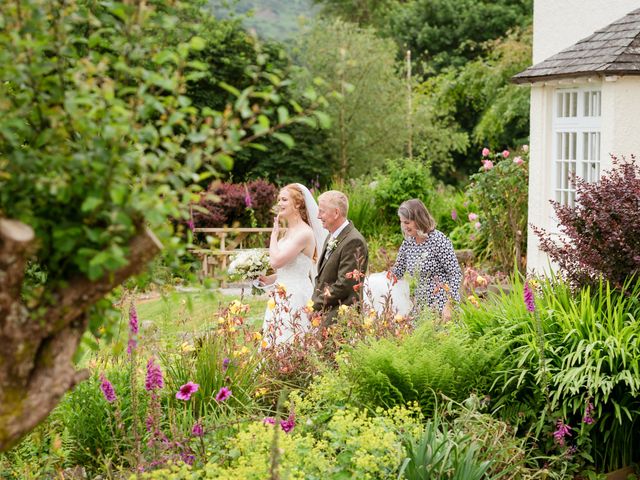 Tom and Elsie&apos;s Wedding in Liskeard, Cornwall 8