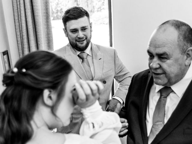 Adam and Elli's Wedding in Kingston Upon Hull, East Riding of Yorkshire 9