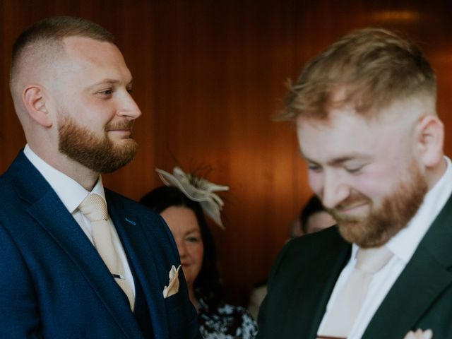 Adam and Elli's Wedding in Kingston Upon Hull, East Riding of Yorkshire 11