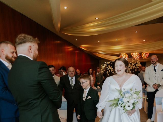 Adam and Elli's Wedding in Kingston Upon Hull, East Riding of Yorkshire 12