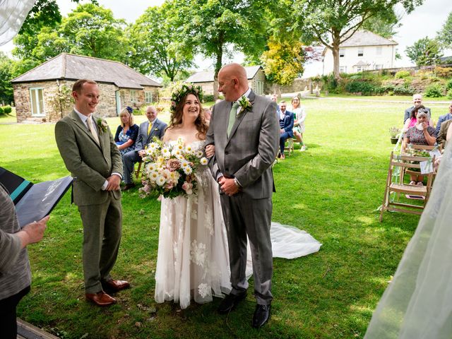 Dean and Jessica&apos;s Wedding in Liskeard, Cornwall 4